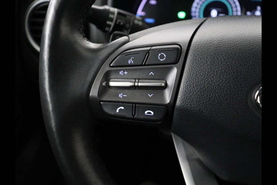 Hyundai Kona EV Limited 64 kWh | SOH 100% | 3 Fase | Stoelventilatie | Head-Up | Adaptive cruise | Camera | Carplay | Achterbankverwarming
