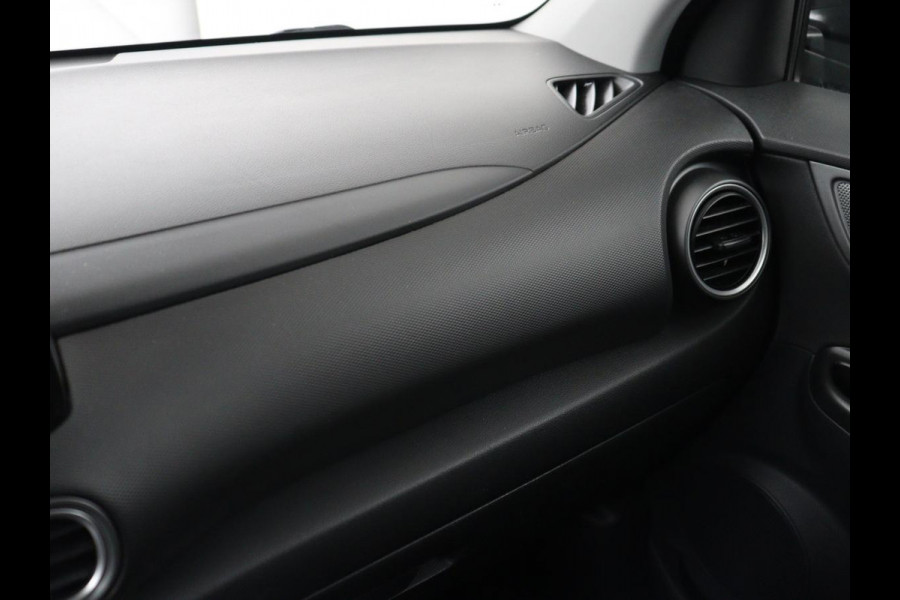 Hyundai Kona EV Limited 64 kWh | SOH 100% | 3 Fase | Stoelventilatie | Head-Up | Adaptive cruise | Camera | Carplay | Achterbankverwarming