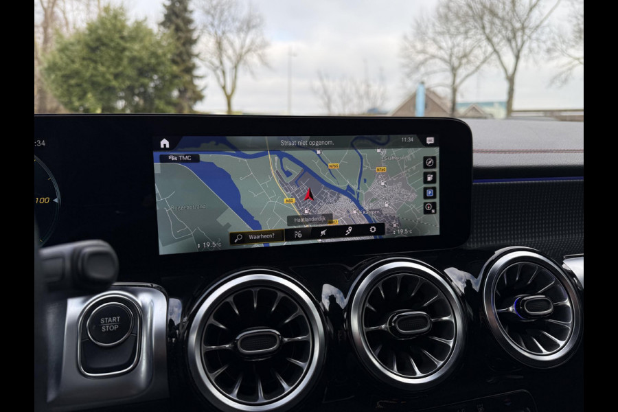 Mercedes-Benz EQB Aut. 250 AMG Sport Ed. 7pers 67 kWh | SoH 93% | Panorama | Sfeer Verlichting | Burmester | Camera |