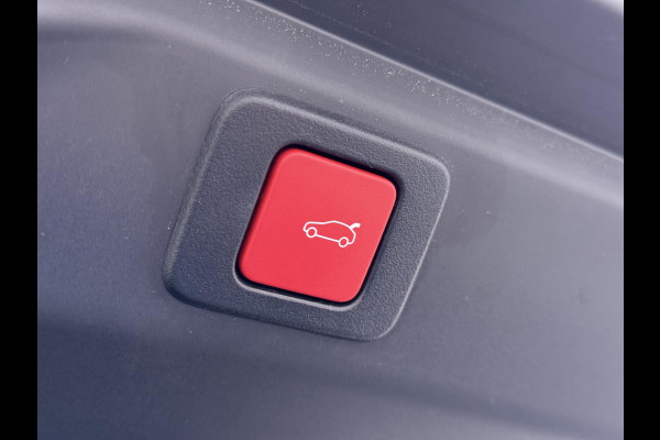 Peugeot E 3008 GT Avantage 210 73 kWh VAN: 39.900,- VOOR: 35.877,- UW LENTEVOORDEEEL: 4.023,- EURO | SOH 95% WARMTEPOMP | DODE HOEKCENSOR | DEALER ONDERHOUDEN | BTW VERREKENBAAR | RIJKLAARPRIJS incl. 12mnd BOVAG | 100% ongeval verleden vrij.