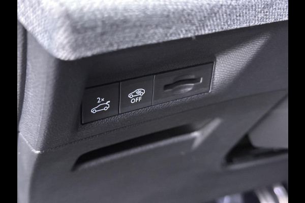 Peugeot E 3008 GT Avantage 210 73 kWh VAN: 39.900,- VOOR: 35.877,- UW LENTEVOORDEEEL: 4.023,- EURO | SOH 95% WARMTEPOMP | DODE HOEKCENSOR | DEALER ONDERHOUDEN | BTW VERREKENBAAR | RIJKLAARPRIJS incl. 12mnd BOVAG | 100% ongeval verleden vrij.