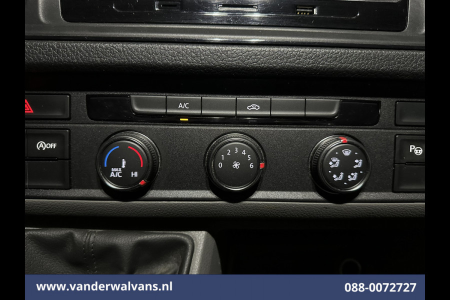 Volkswagen Crafter 2.0 TDI 141pk L3H3 L2H2 Euro6 Airco | 3000kg Trekhaak | Cruisecontrol | Chauffeursstoel Bijrijdersbank