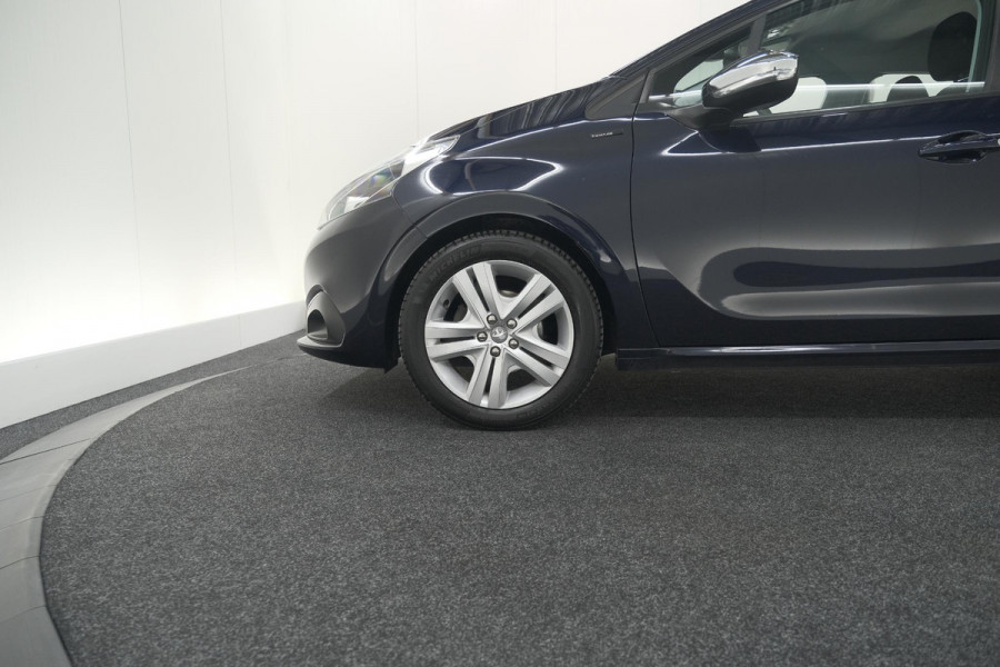 Peugeot 208 PureTech 82 Signature | Apple Carplay | Parkeersensoren | Navigatie | Airco