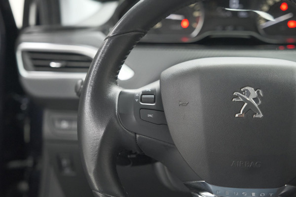 Peugeot 208 PureTech 82 Signature | Apple Carplay | Parkeersensoren | Navigatie | Airco