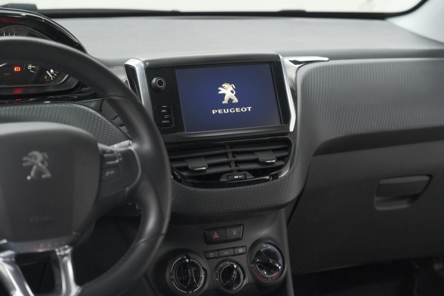 Peugeot 208 PureTech 82 Signature | Apple Carplay | Parkeersensoren | Navigatie | Airco