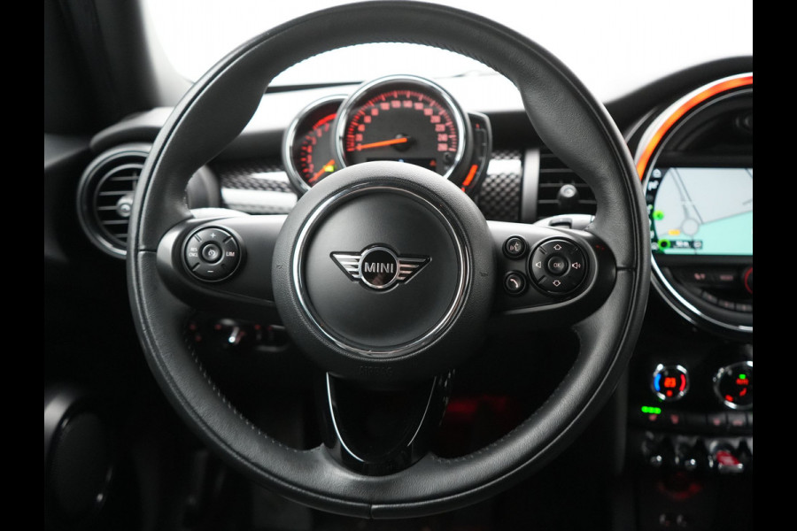MINI Mini 2.0 Cooper S Chili 192pk 5 Deurs | Apple Carplay | Sportstoelen Verwarmd | Union Jack Achterlichten | 17"L.M | LED Koplampen | Navigatie Full Map | DAB | Cruise Control |