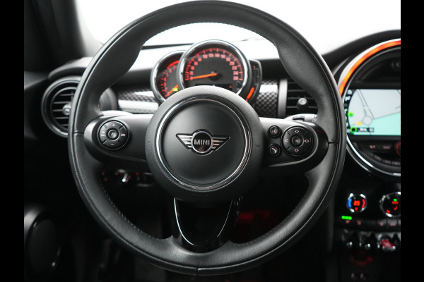 MINI Mini 2.0 Cooper S Chili 192pk 5 Deurs | Apple Carplay | Sportstoelen Verwarmd | Union Jack Achterlichten | 17"L.M | LED Koplampen | Navigatie Full Map | DAB | Cruise Control |