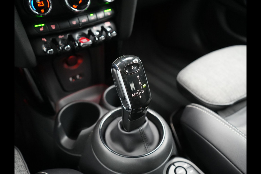 MINI Mini 2.0 Cooper S Chili 192pk 5 Deurs | Apple Carplay | Sportstoelen Verwarmd | Union Jack Achterlichten | 17"L.M | LED Koplampen | Navigatie Full Map | DAB | Cruise Control |