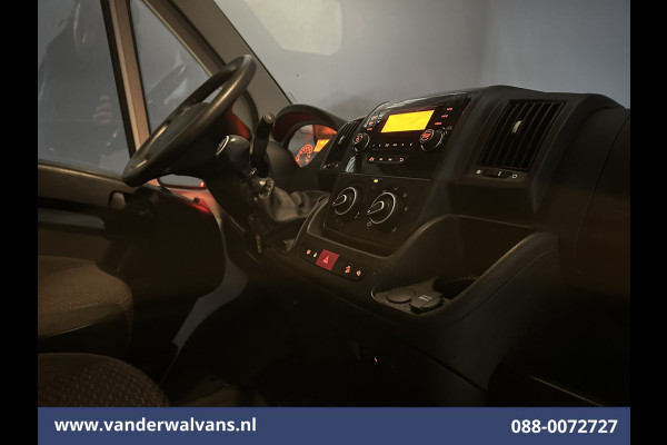 Peugeot Boxer 2.2 BlueHDi 141pk Bakwagen Laadklep Euro6 Airco | Cruisecontrol | 985kg laadvermogen Bijrijdersbank