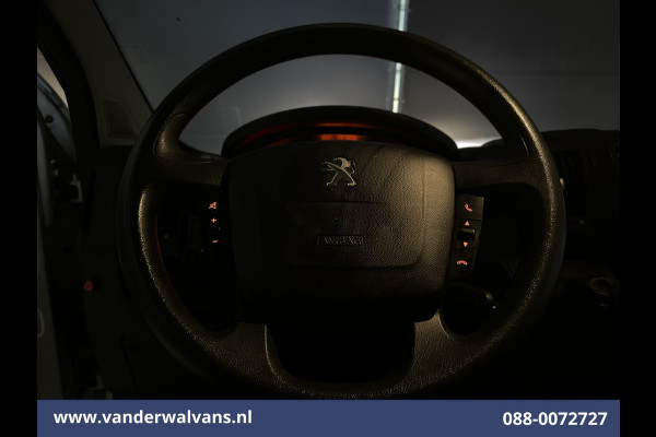 Peugeot Boxer 2.2 BlueHDi 141pk Bakwagen Laadklep Euro6 Airco | Cruisecontrol | 985kg laadvermogen Bijrijdersbank