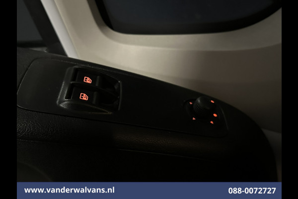 Peugeot Boxer 2.2 BlueHDi 141pk Bakwagen Laadklep Euro6 Airco | Cruisecontrol | 985kg laadvermogen Bijrijdersbank