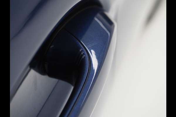 BMW 5 Serie Touring 530e xDrive Shadow | Camera | Keyless | Adaptive Cruise | HUD | Leder | Dodehoek | Sfeerlicht | Carplay