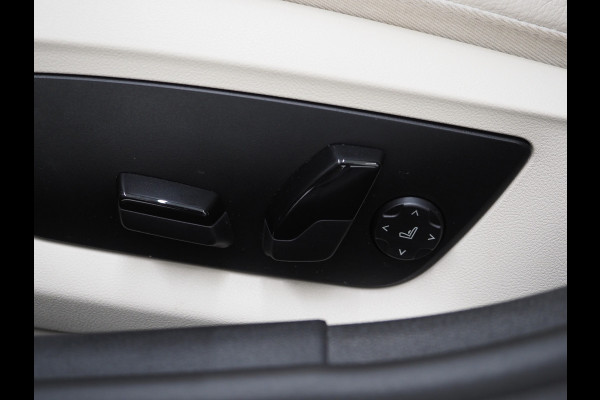 BMW 5 Serie Touring 530e xDrive Shadow | Camera | Keyless | Adaptive Cruise | HUD | Leder | Dodehoek | Sfeerlicht | Carplay