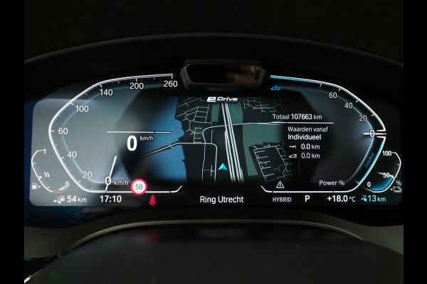 BMW 5 Serie Touring 530e xDrive Shadow | Camera | Keyless | Adaptive Cruise | HUD | Leder | Dodehoek | Sfeerlicht | Carplay