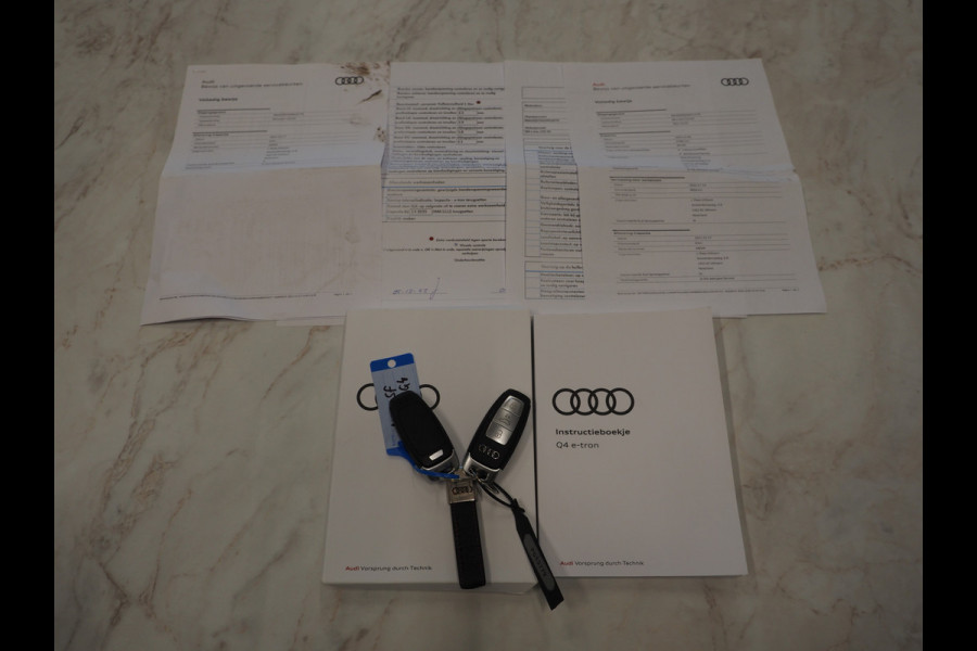 Audi Q4 e-tron 35 Launch edition 55 kWh | Leder | Camera | Cruise | DAB | Climate | Stoelverwarming | Carplay | PDC