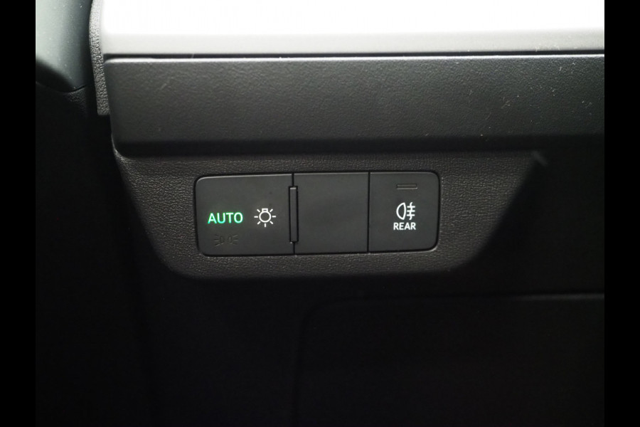 Audi Q4 e-tron 35 Launch edition 55 kWh | Leder | Camera | Cruise | DAB | Climate | Stoelverwarming | Carplay | PDC