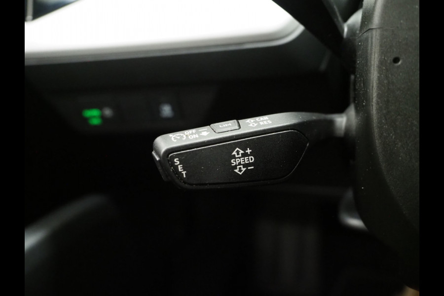 Audi Q4 e-tron 35 Launch edition 55 kWh | Leder | Camera | Cruise | DAB | Climate | Stoelverwarming | Carplay | PDC