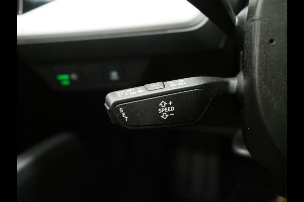 Audi Q4 e-tron 35 Launch edition 55 kWh | Leder | Camera | Cruise | DAB | Climate | Stoelverwarming | Carplay | PDC
