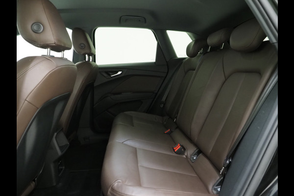 Audi Q4 e-tron 35 Launch edition 55 kWh | Leder | Camera | Cruise | DAB | Climate | Stoelverwarming | Carplay | PDC