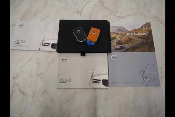 Volvo XC40 1.5 T5 Recharge R-Design Full Black | Camera | Keyless | Virtual | DAB | Climate | Zwarte Hemel | Carplay