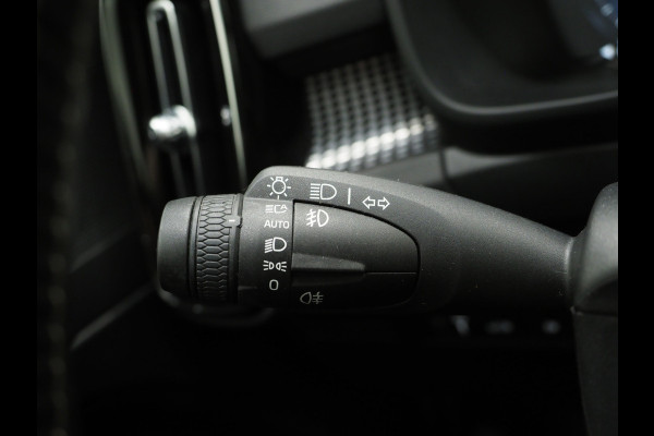 Volvo XC40 1.5 T5 Recharge R-Design Full Black | Camera | Keyless | Virtual | DAB | Climate | Zwarte Hemel | Carplay