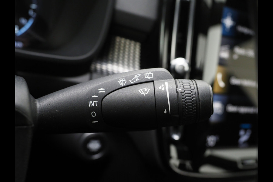 Volvo XC40 1.5 T5 Recharge R-Design Full Black | Camera | Keyless | Virtual | DAB | Climate | Zwarte Hemel | Carplay