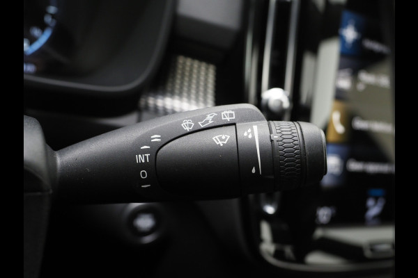 Volvo XC40 1.5 T5 Recharge R-Design Full Black | Camera | Keyless | Virtual | DAB | Climate | Zwarte Hemel | Carplay