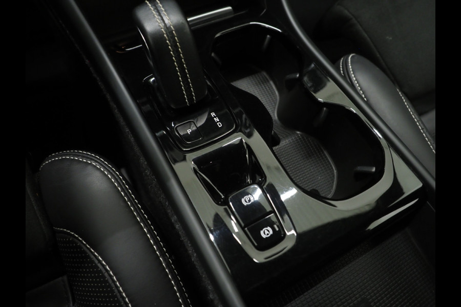 Volvo XC40 1.5 T5 Recharge R-Design Full Black | Camera | Keyless | Virtual | DAB | Climate | Zwarte Hemel | Carplay