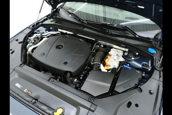 Volvo V90 2.0 T8 Recharge AWD Inscription | Panoramadak | Massage | Trekhaak | Pilot Assist | Harman/Kardon | HUD | 360 | Leder
