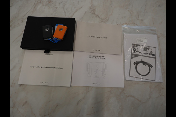 Volvo V90 2.0 T8 Recharge AWD Inscription | Panoramadak | Massage | Trekhaak | Pilot Assist | Harman/Kardon | HUD | 360 | Leder