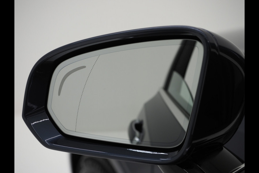 Volvo V90 2.0 T8 Recharge AWD Inscription | Panoramadak | Massage | Trekhaak | Pilot Assist | Harman/Kardon | HUD | 360 | Leder