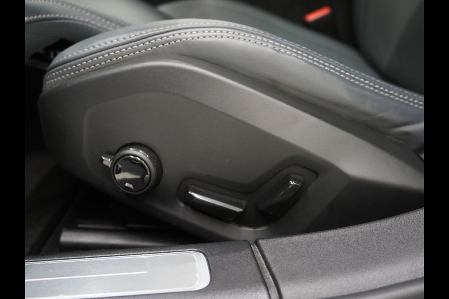 Volvo V90 2.0 T8 Recharge AWD Inscription | Panoramadak | Massage | Trekhaak | Pilot Assist | Harman/Kardon | HUD | 360 | Leder