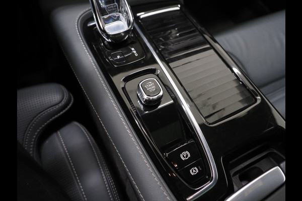 Volvo V90 2.0 T8 Recharge AWD Inscription | Panoramadak | Massage | Trekhaak | Pilot Assist | Harman/Kardon | HUD | 360 | Leder