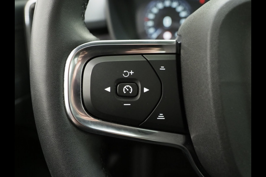 Volvo XC40 1.5 T5 Plug-in hybrid Ultimate Dark | Panoramadak | Pilot Assist | Harman/Kardon | 360 | Keyless | BLIS | Carplay