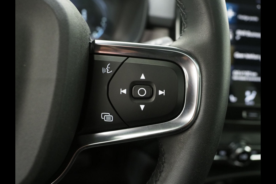 Volvo XC40 1.5 T5 Plug-in hybrid Ultimate Dark | Panoramadak | Pilot Assist | Harman/Kardon | 360 | Keyless | BLIS | Carplay