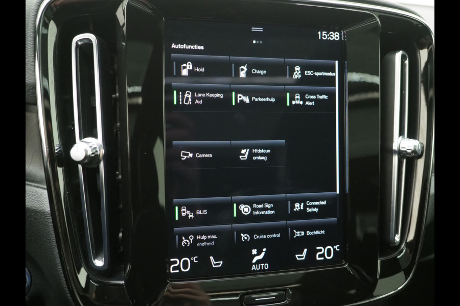 Volvo XC40 1.5 T5 Plug-in hybrid Ultimate Dark | Panoramadak | Pilot Assist | Harman/Kardon | 360 | Keyless | BLIS | Carplay