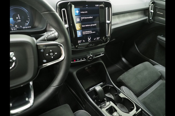Volvo XC40 1.5 T5 Plug-in hybrid Ultimate Dark | Panoramadak | Pilot Assist | Harman/Kardon | 360 | Keyless | BLIS | Carplay