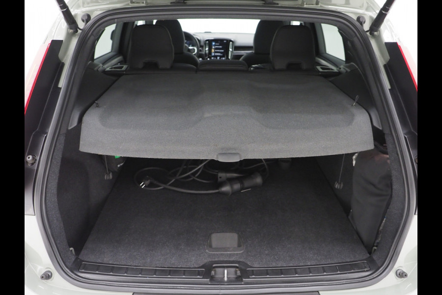 Volvo XC40 1.5 T5 Plug-in hybrid Ultimate Dark | Panoramadak | Pilot Assist | Harman/Kardon | 360 | Keyless | BLIS | Carplay
