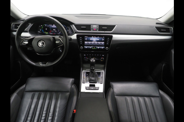Škoda Superb Combi 1.4 TSI iV Style 218PK | Leder | Trekhaak | Camera | Keyless | Adaptive Cruise | Memory | Virtual | Carplay