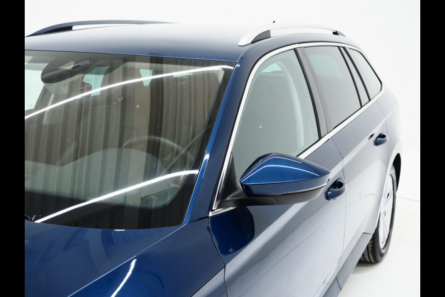 Škoda Superb Combi 1.4 TSI iV Style 218PK | Leder | Trekhaak | Camera | Keyless | Adaptive Cruise | Memory | Virtual | Carplay