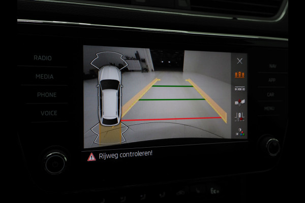 Škoda Superb Combi 1.4 TSI iV Style 218PK | Leder | Trekhaak | Camera | Keyless | Adaptive Cruise | Memory | Virtual | Carplay