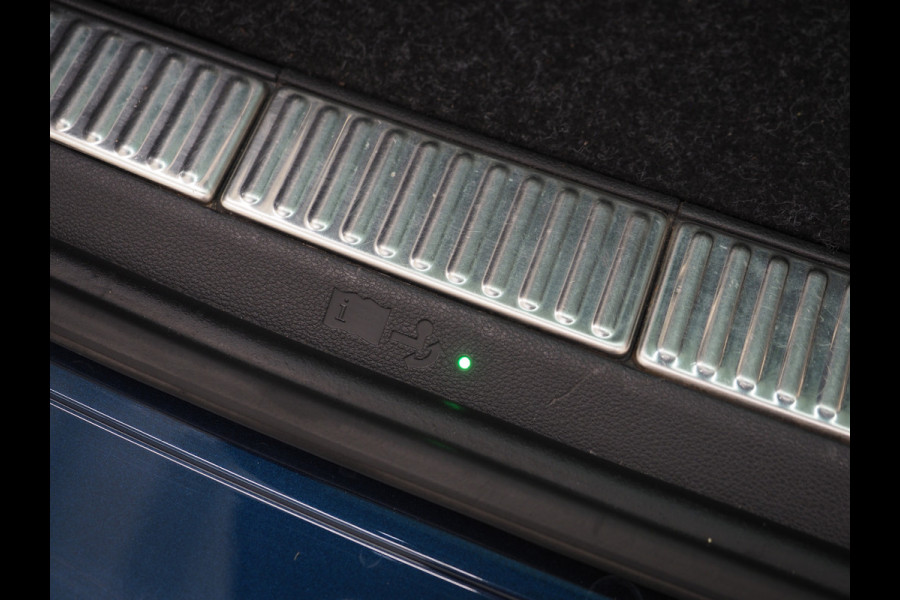 Škoda Superb Combi 1.4 TSI iV Style 218PK | Leder | Trekhaak | Camera | Keyless | Adaptive Cruise | Memory | Virtual | Carplay