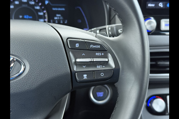 Hyundai Kona EV 64kWh 3 fase SOH-100% Warmtepomp Adaptive-Cruise Head-Up Display 1/2 Leer Krell®-Hifi Apple Carplay Android Adap.Cruise Camer Keyless Privacy Glas DAB Led Blind Spot Lane Assist Origineel Nederlandse Auto € 45.000 nieuw!!