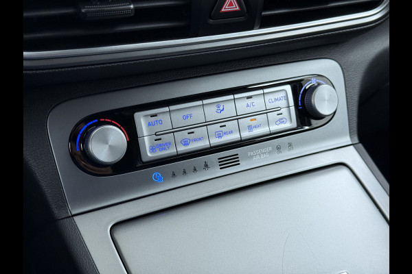 Hyundai Kona EV 64kWh 3 fase SOH-100% Warmtepomp Adaptive-Cruise Head-Up Display 1/2 Leer Krell®-Hifi Apple Carplay Android Adap.Cruise Camer Keyless Privacy Glas DAB Led Blind Spot Lane Assist Origineel Nederlandse Auto € 45.000 nieuw!!