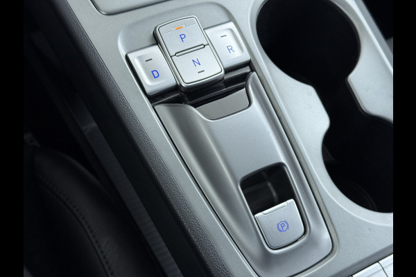 Hyundai Kona EV 64kWh 3 fase SOH-100% Warmtepomp Adaptive-Cruise Head-Up Display 1/2 Leer Krell®-Hifi Apple Carplay Android Adap.Cruise Camer Keyless Privacy Glas DAB Led Blind Spot Lane Assist Origineel Nederlandse Auto € 45.000 nieuw!!