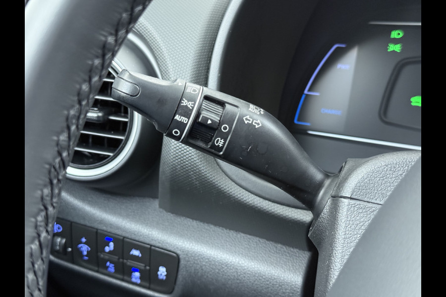 Hyundai Kona EV 64kWh 3 fase SOH-100% Warmtepomp Adaptive-Cruise Head-Up Display 1/2 Leer Krell®-Hifi Apple Carplay Android Adap.Cruise Camer Keyless Privacy Glas DAB Led Blind Spot Lane Assist Origineel Nederlandse Auto € 45.000 nieuw!!