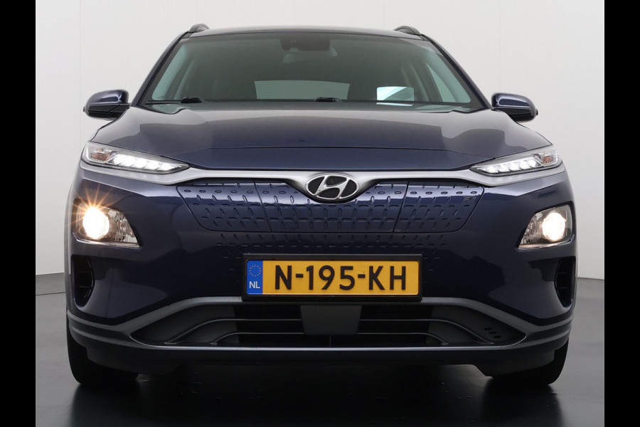 Hyundai Kona EV 64kWh 3 fase SOH-100% Warmtepomp Adaptive-Cruise Head-Up Display 1/2 Leer Krell®-Hifi Apple Carplay Android Adap.Cruise Camer Keyless Privacy Glas DAB Led Blind Spot Lane Assist Origineel Nederlandse Auto € 45.000 nieuw!!