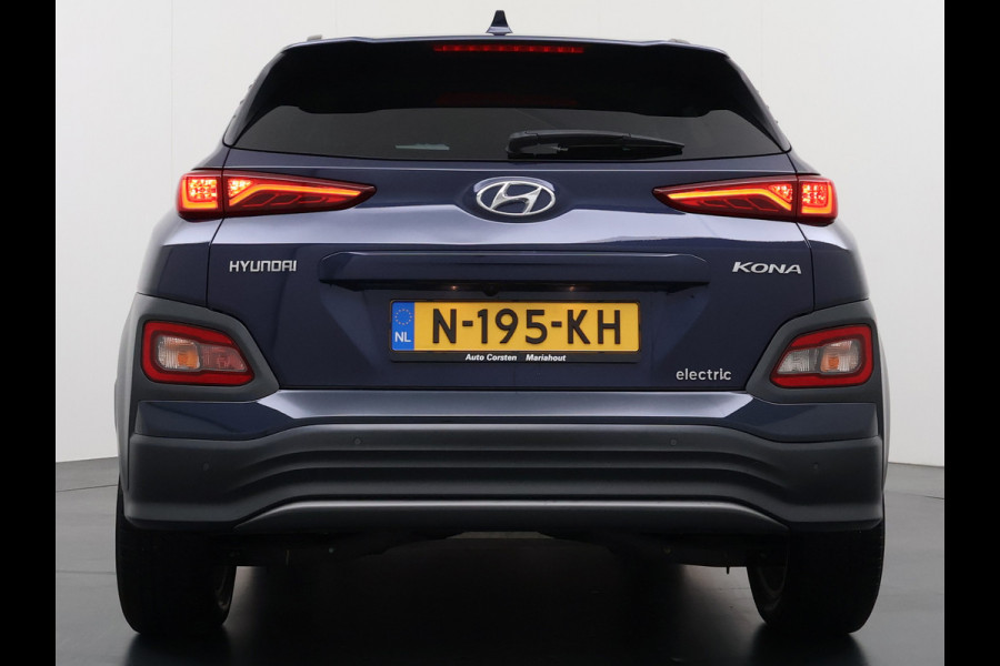 Hyundai Kona EV 64kWh 3 fase SOH-100% Warmtepomp Adaptive-Cruise Head-Up Display 1/2 Leer Krell®-Hifi Apple Carplay Android Adap.Cruise Camer Keyless Privacy Glas DAB Led Blind Spot Lane Assist Origineel Nederlandse Auto € 45.000 nieuw!!
