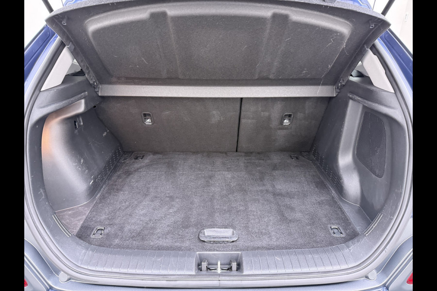 Hyundai Kona EV 64kWh 3 fase SOH-100% Warmtepomp Adaptive-Cruise Head-Up Display 1/2 Leer Krell®-Hifi Apple Carplay Android Adap.Cruise Camer Keyless Privacy Glas DAB Led Blind Spot Lane Assist Origineel Nederlandse Auto € 45.000 nieuw!!