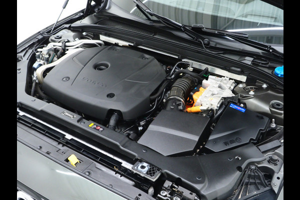 Volvo V60 2.0 T6 Recharge AWD R-Design | Panoramadak | Harman/Kardon | HUD | Pilot Assist | 360 | Keyless | Leder | Carplay
